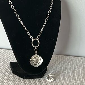 Premier Designs Silver Spiral Pendant Necklace and Earring Set